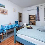1 Bedroom Cozy In Barbariga