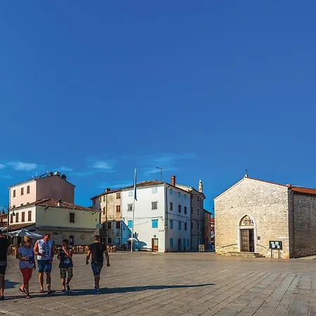 1 Bedroom Lovely In Appartement *