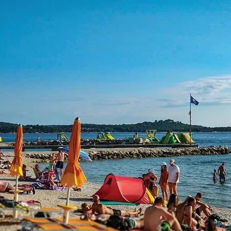 1 Bedroom Lovely In Appartement Barbariga