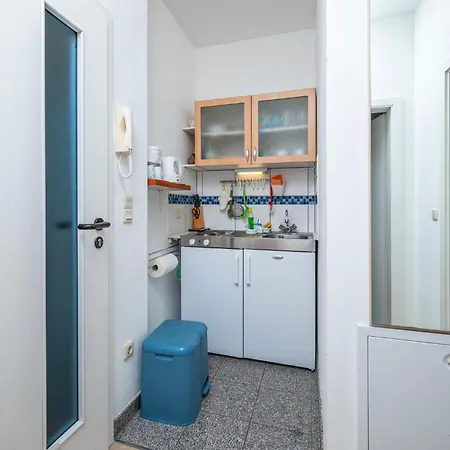 Apartment 1 Bedroom Lovely In Barbariga
