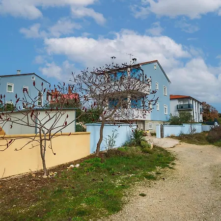 1 Bedroom Lovely In *