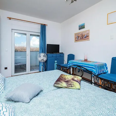 1 Bedroom Lovely In Appartement Barbariga