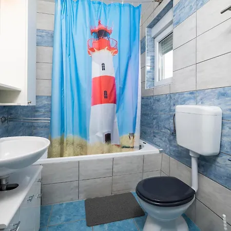 Apartment 1 Bedroom Lovely In